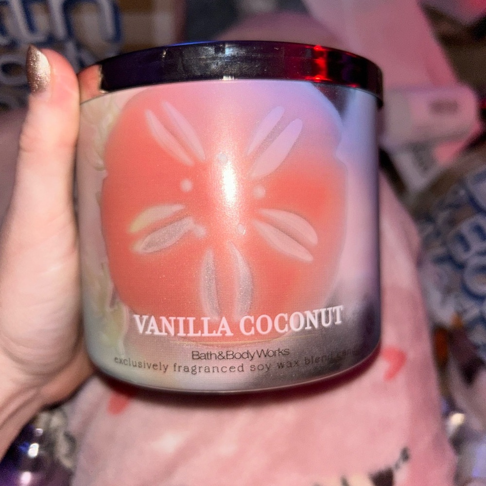 Bath & Body Works Vanilla Coconut Candle - Pink and Silver